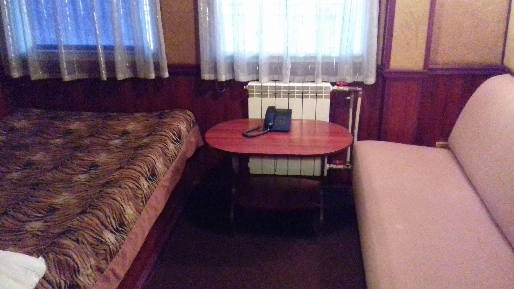 Отель Богдан Хмельницкий Киев Экстерьер фото